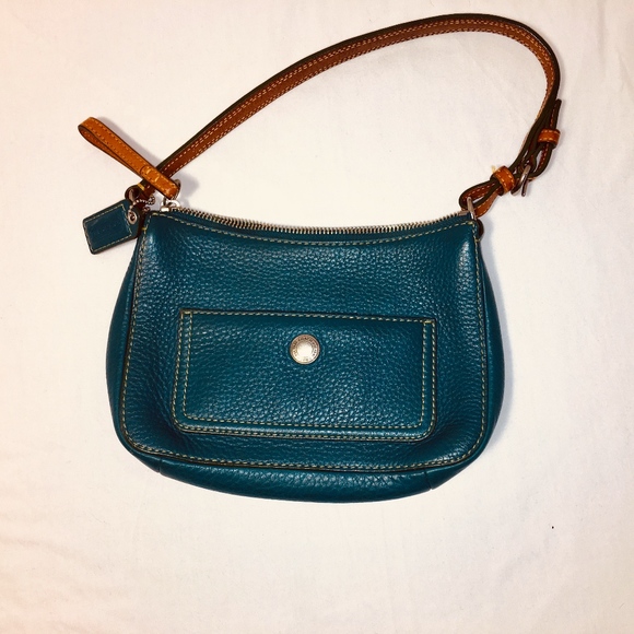 Coach Handbags - COACH Small mini purse